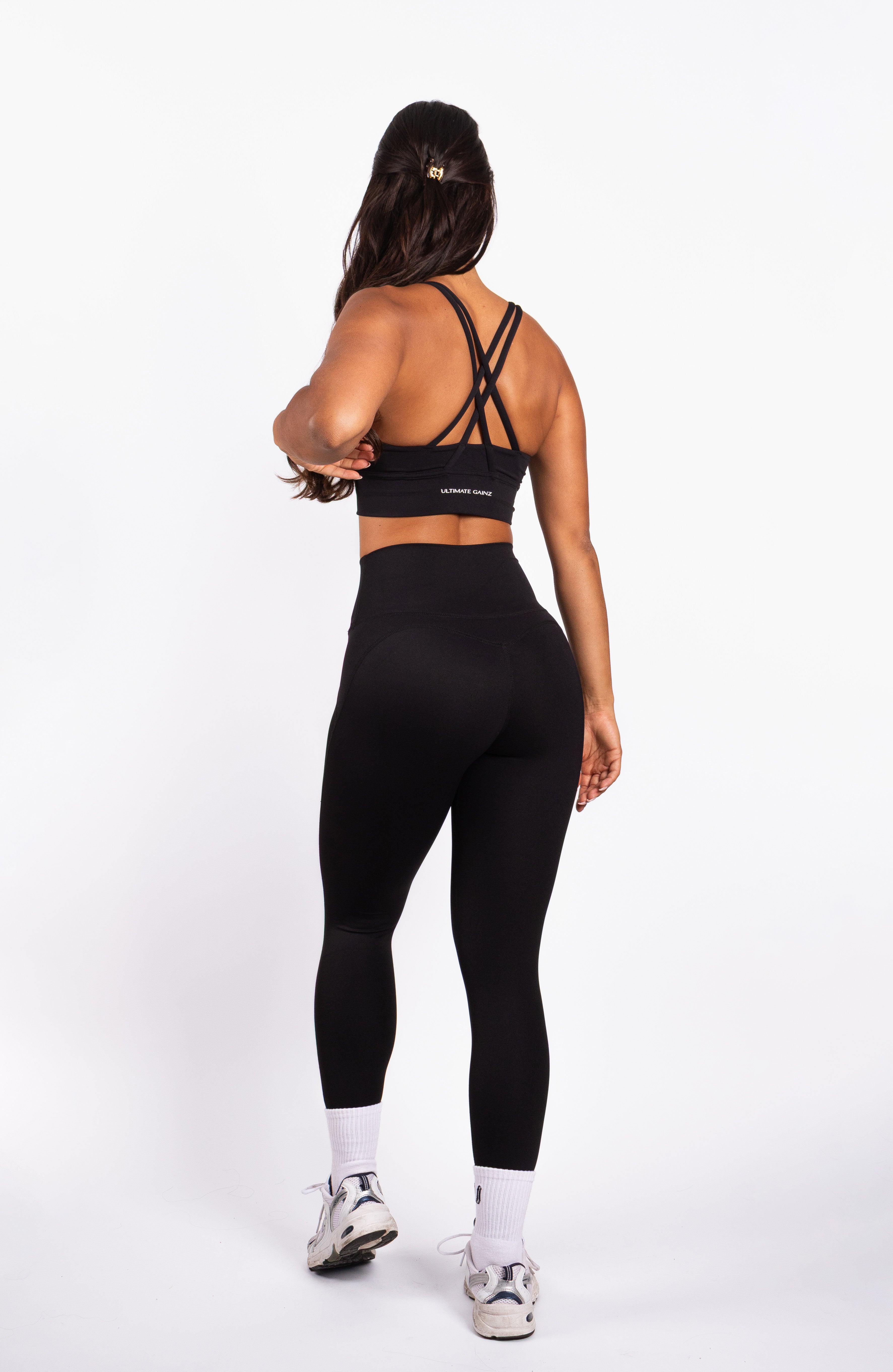 Kyra Cross BH Zwart - Dames fitness kleding zijkant