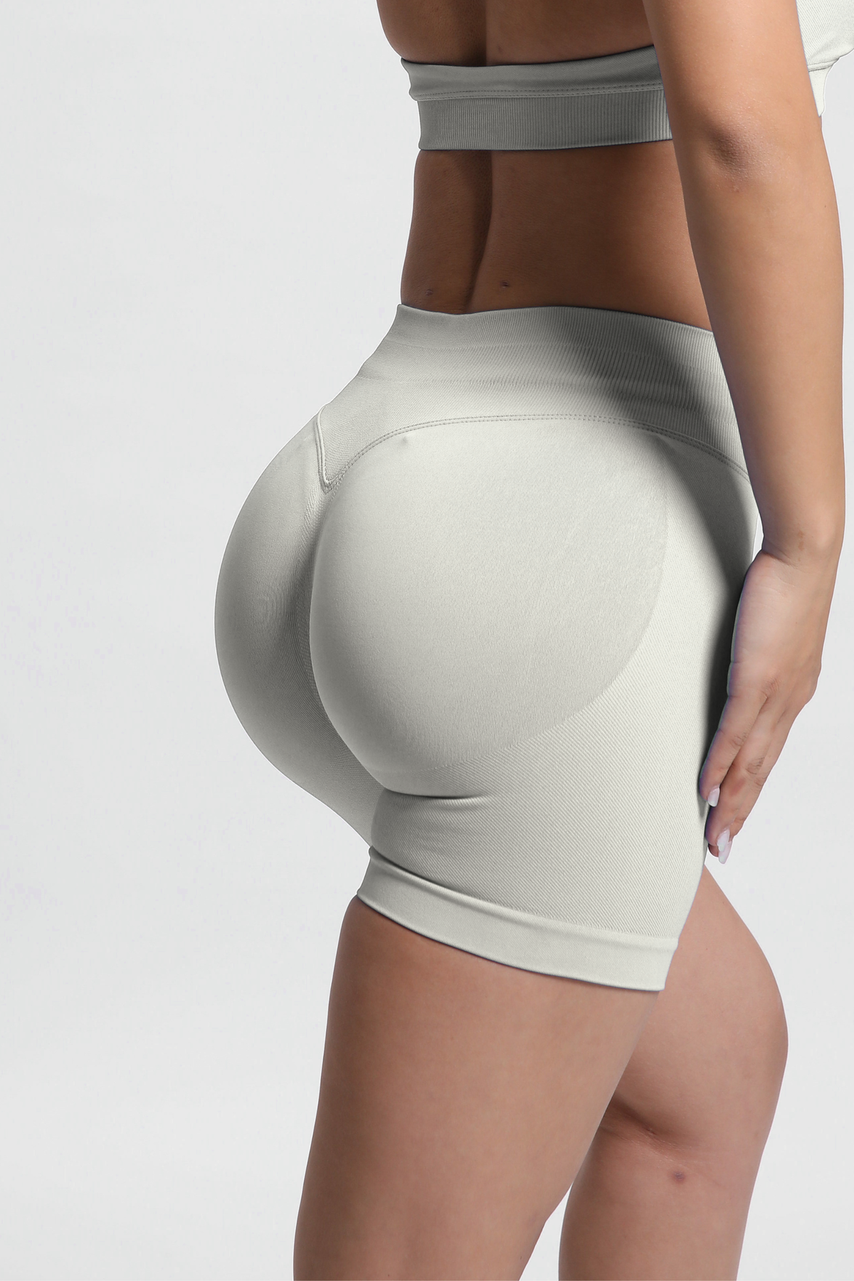 Beau Premium High Performance Scrunch Short Ivoor - Dames workout kleding achterkant