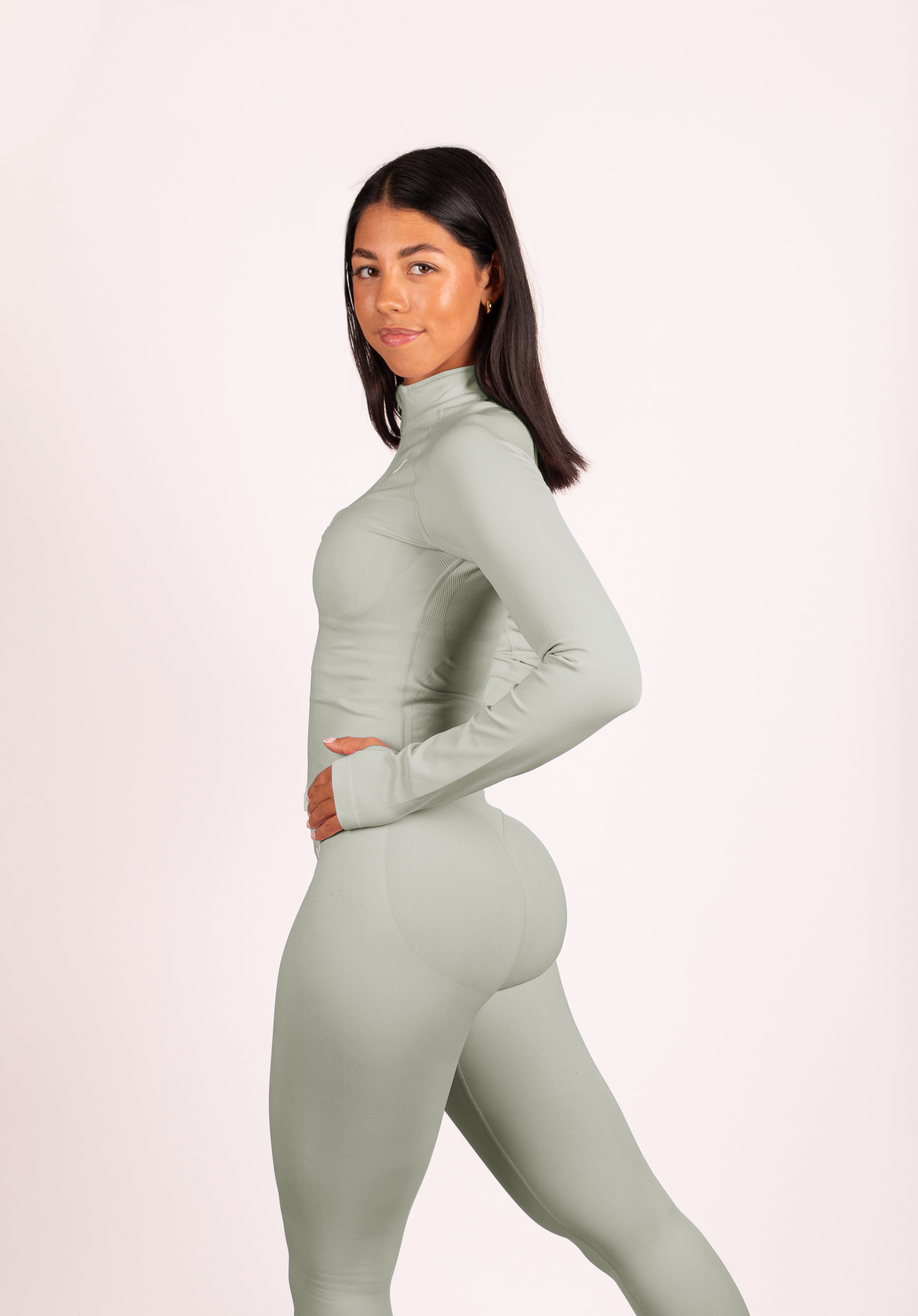 Beau | Premium High Performance Legginsy Scrunch - Kość Słoniowa