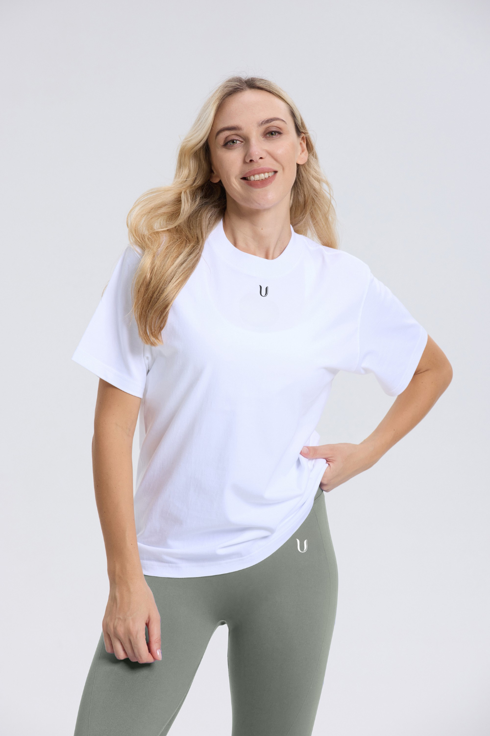 Ultimate Gainz Oversized Shirt Unisex Wit - Dames fitness kleding zijkant