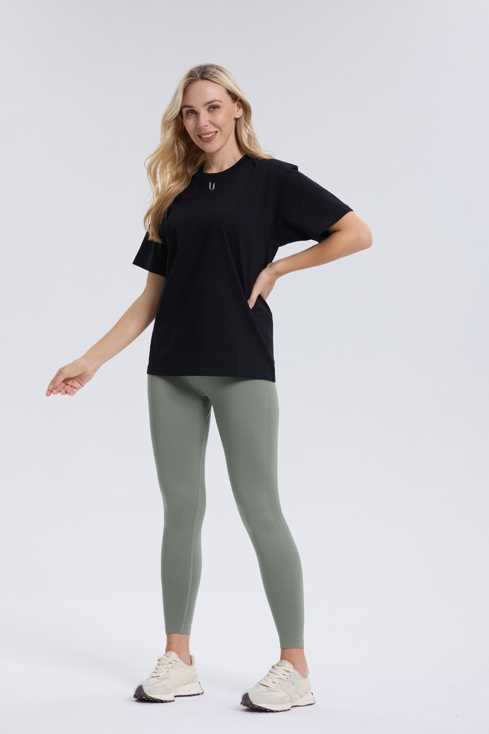 Ultimate Gainz Oversized Shirt Unisex Zwart - Dames fitness kleding zijkant